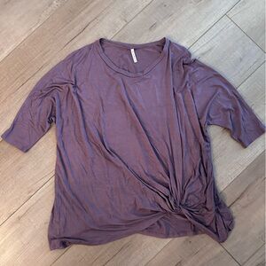 New boutique brand 3/4 sleeve top - 2XL